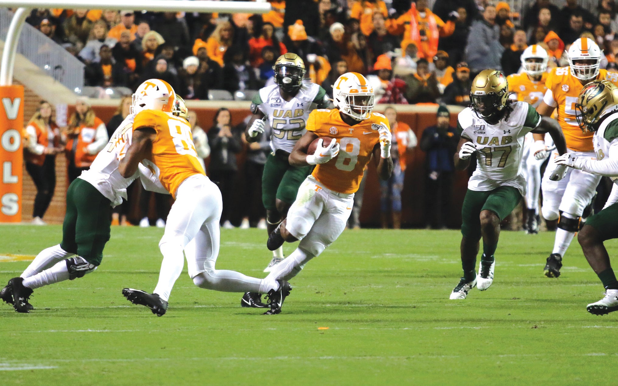 Jauan Jennings Spins Through Tackler for a 15 Yard Gain