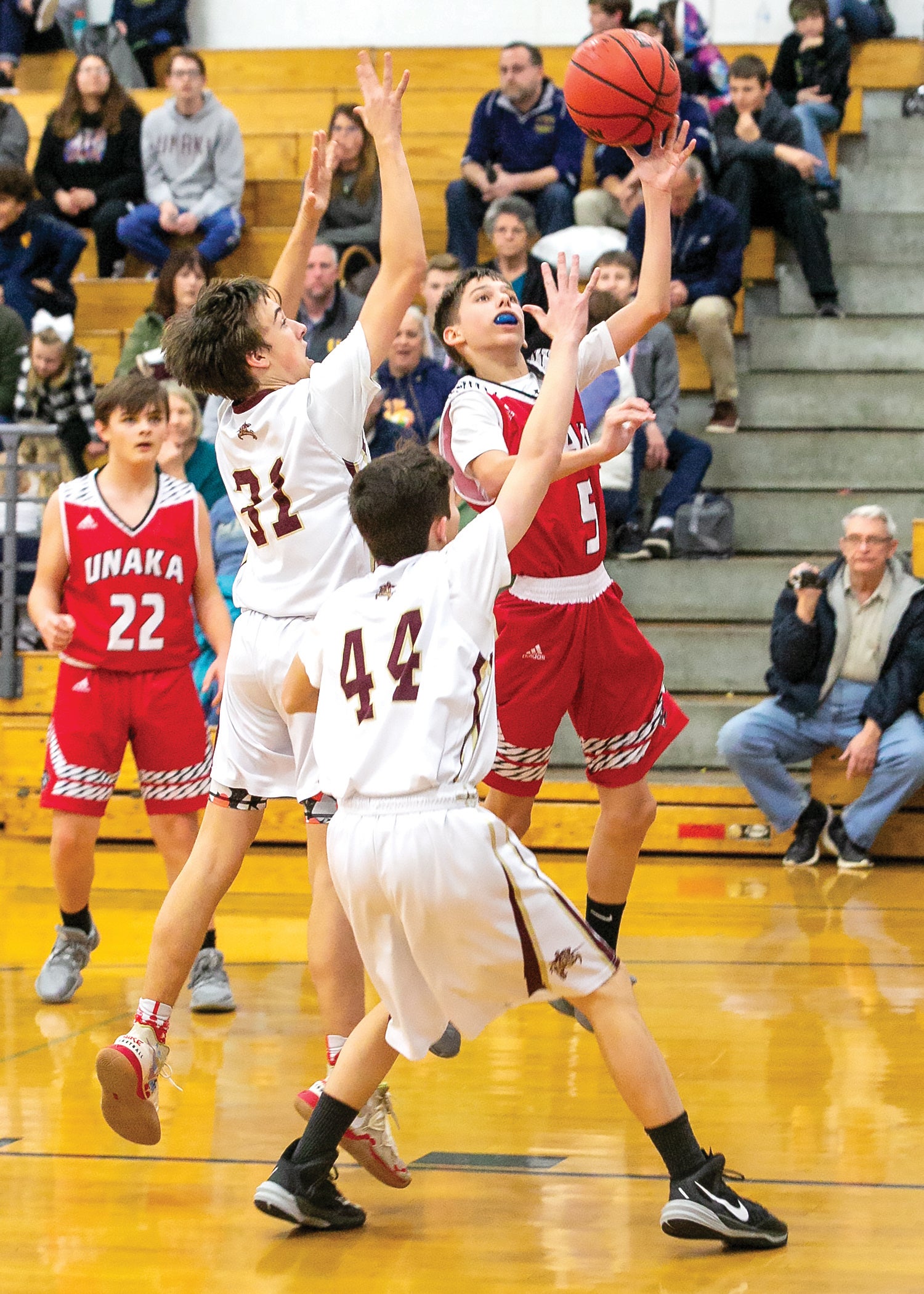 TMSAA Region 1A boys basketball tournament tips off www.elizabethton