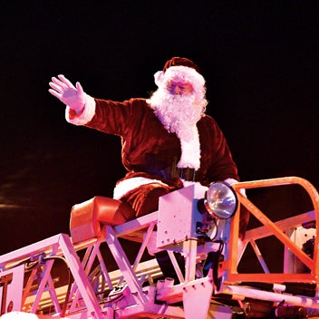 Elizabethton Christmas Parade 2022 Elizabethton Christmas Parade Draws Hundreds Despite Rain - Www.elizabethton.com  | Www.elizabethton.com